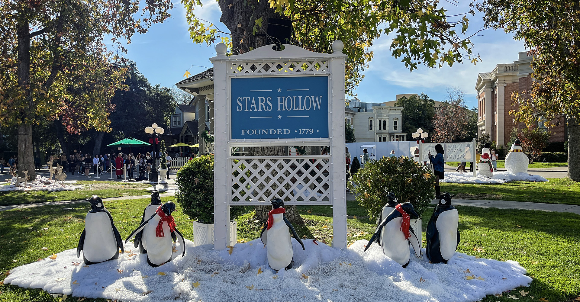 Warner Bros. Studio Tour Hollywood Stars Hollow Must-Sees - Warner Bros ...